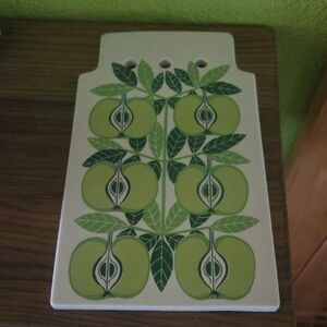 MCM Arabia Finland Green Apple Design Cutting Board